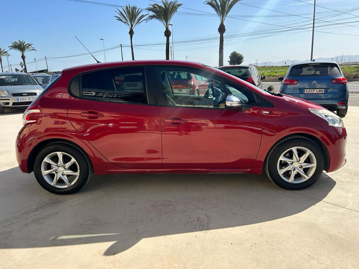 PEUGEOT 208 1.2 VTI STYLE SPANISH LHD IN SPAIN 667000 MILES SUPERB 2014